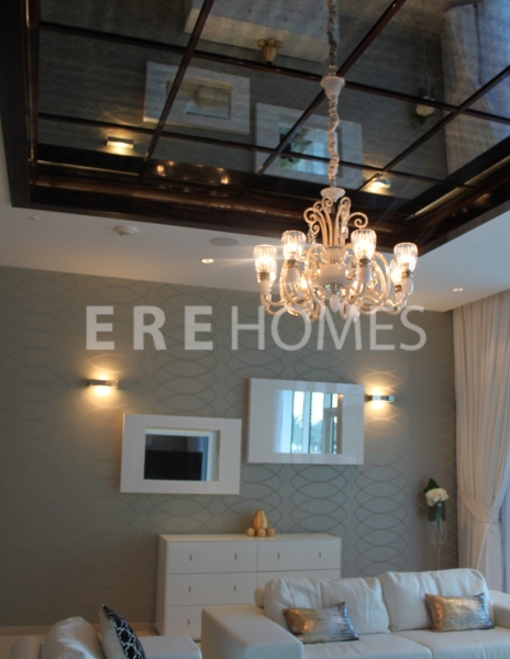 Exclusive Listing!! Superb 3 Bedroom Apartment In Oceana Available Immediately. Full Furnished To A High Degree. Call Patrick To Arrange A Viewing. Er R 8088