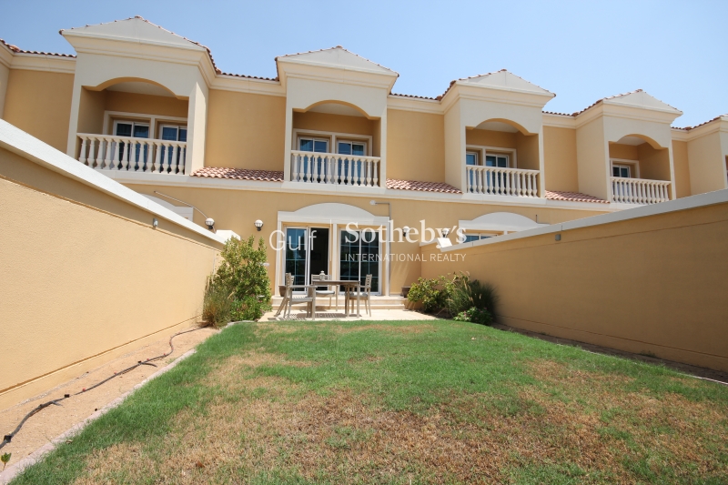 1 Bedroom Corner Close To Park-Jvt