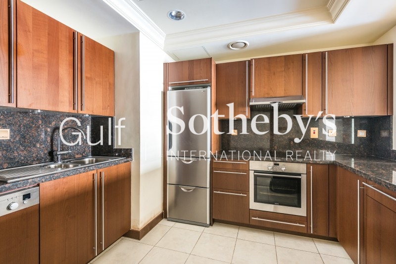 Great Location! Two Bedroom Townhouse In A Quiet Location Er-S-3125