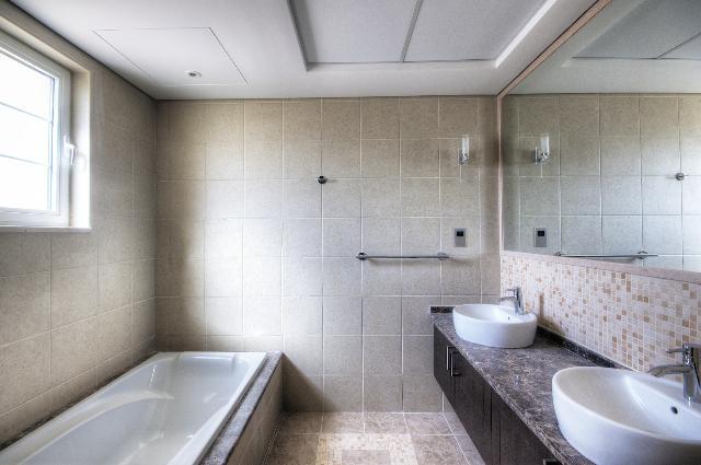 Vacant 1 Bedroom Central Blouevard Mid Floor Downtown Er S 8076