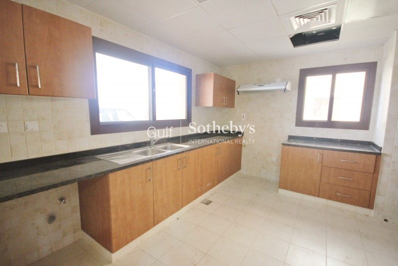 Spacious 2 Bedroom With Terrace In Arno