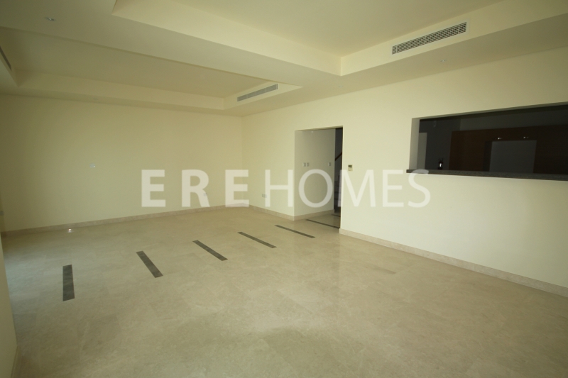 Rare High Floor Apartment In Fairmont North Enjoying Full Marina Skyline Views Call 0508719234 Now To View Er R 9437