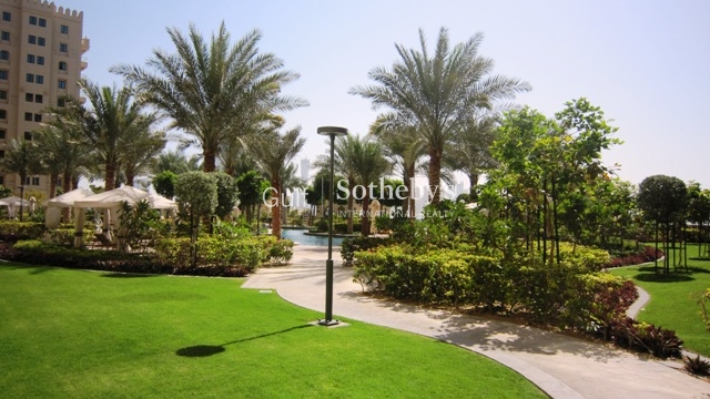 Stunning Golf Course View Canal View Large Two Bedroom Fairways Tower Er R 12623