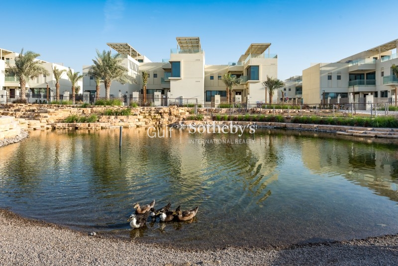 Breathtaking Burj Khalifa View, Spacious 2 Bedroom In South Ridge Er R 9636