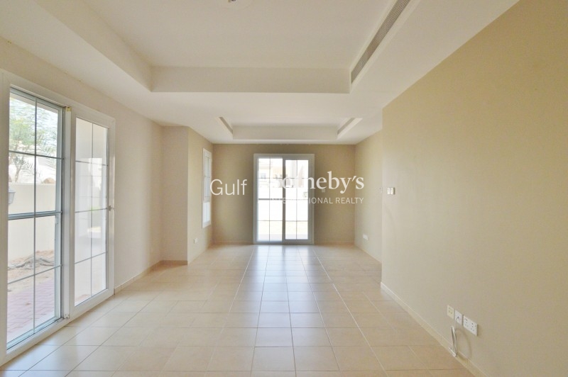 Fantastic C1 In Esmeralda Village, Victory Heights. Er S 4876