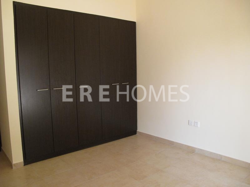 Up To 5 Cheques Best Deal In Market , Vacant And Ready To Move Now 52,000 Er R 11451