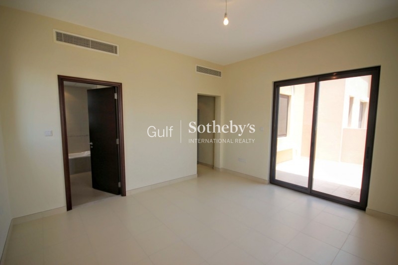 A Must See Super Popular D Type 2 Bedroom On A High Floor In Marina Residence 6 Featuring A Large Balcony. Flexible Cheque Options Er R 4136