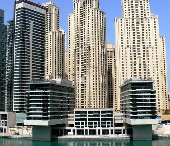 2 Br Apt W Full Marina View In Marina Quays Marina
