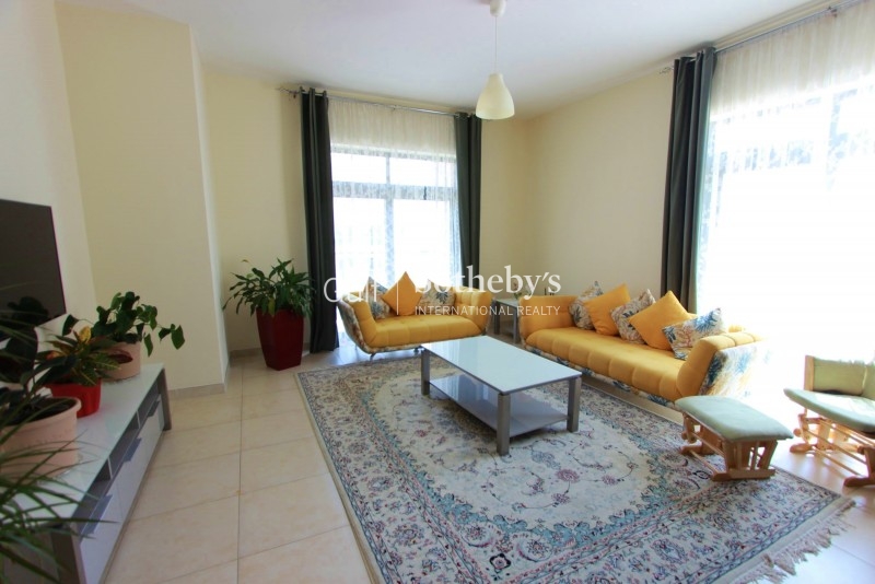 Spacious 2br Plus Study In Travo The Views