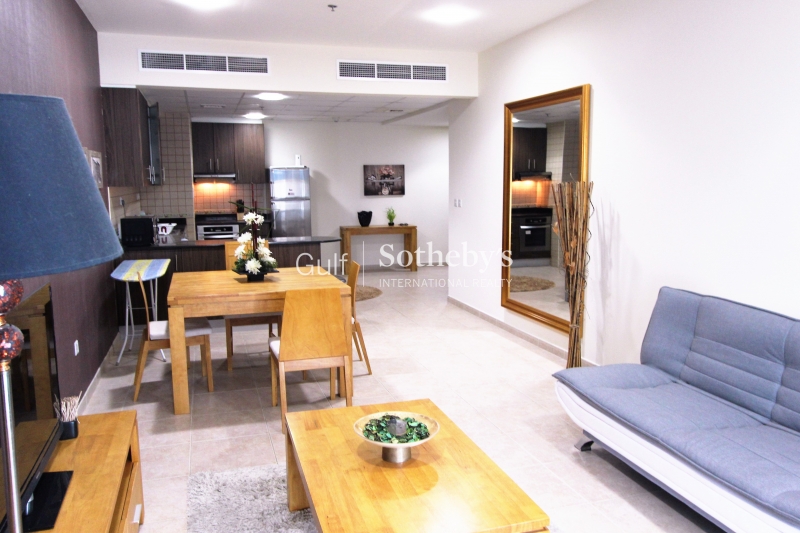 Furnished Large 1br With Partial Sea View