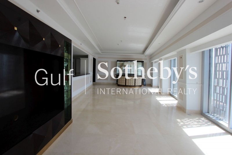 Luxury 5 Bed Hattan Overlooking The Lake