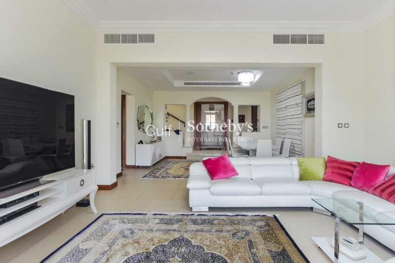 Exclusive Golf Course Facing Sawgrass