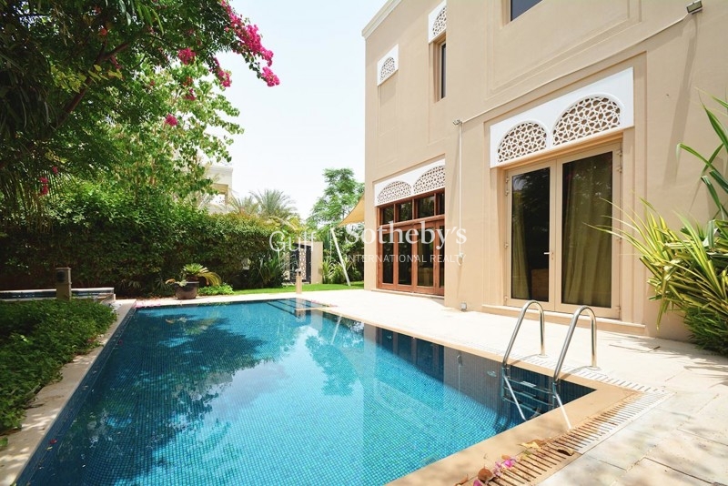 Available July Unbelievable Offer Panoramic Sea View Furnished 2 Bd + Maids Room, Dream Palm Residence For Rent! Call Gavin Now To View! Er R 8184