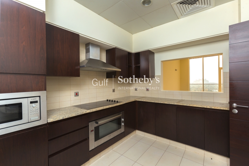 Landscaped Corner Plot Villa, Package 2a Ers3449