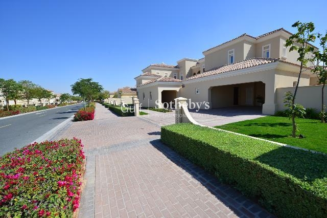Legacy Villa-Landscaped Garden-5br