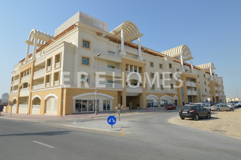 Large 1br Ground Floor Flat With A Large Balcony