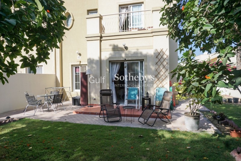 Immaculate 5 Bed Plus Maids And Family Room, C2 Alvorada Villa. Er R 8597