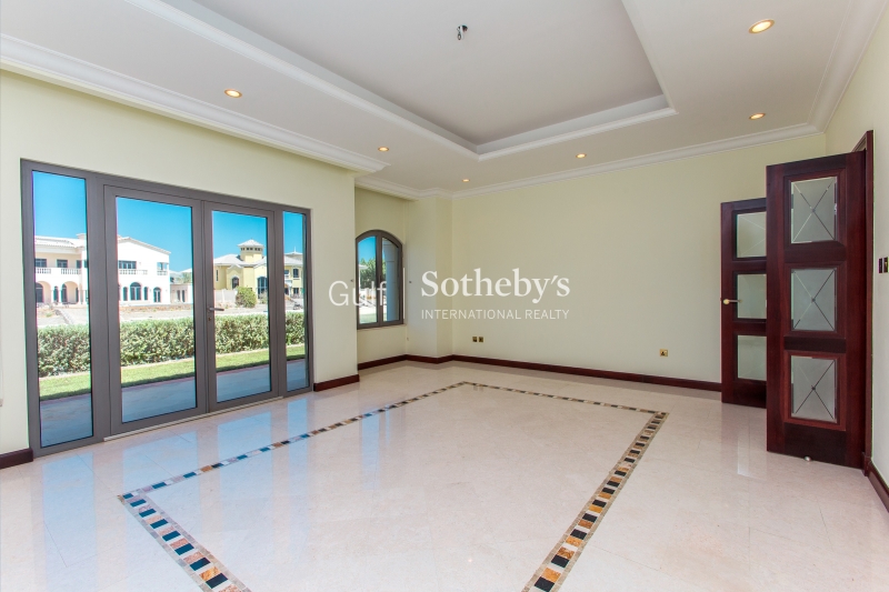 Grand Foyer-4 Bedroom-Garden Home 