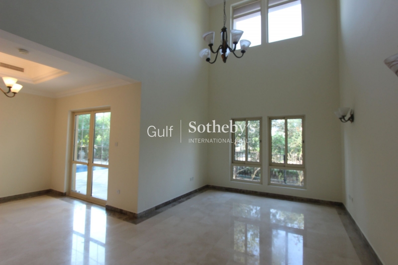 Great Value Atrium Entry Villa For Immediate Rental Er R 14058