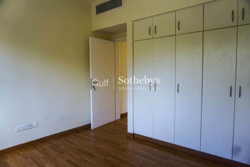 Beautiful Spacious 5br Plus Maids Villa 
