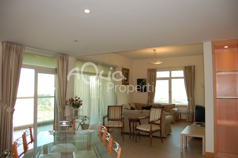 Beautiful Unit With Amazing Skyline Views 