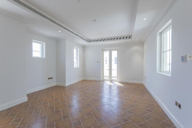 Available Stunning 2 Bed 185k Er R 12418