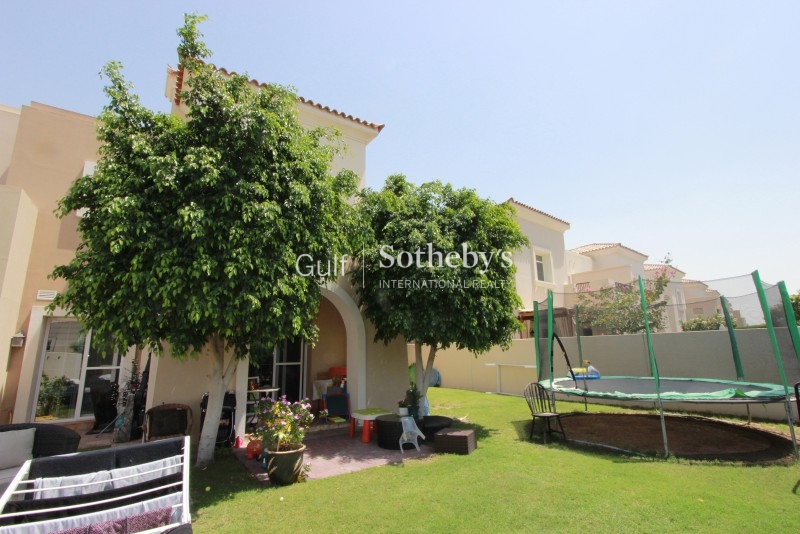 Bright Apartment In Great Condition 