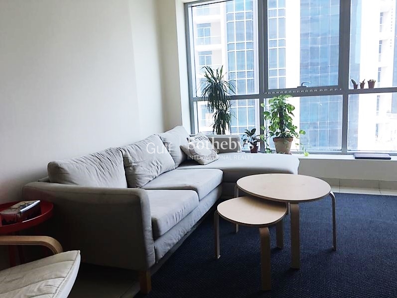 Well Priced 1 Bedroom In Heart Of Marina