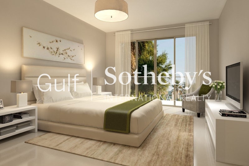 Stunning Lake And Golf Course View Villa