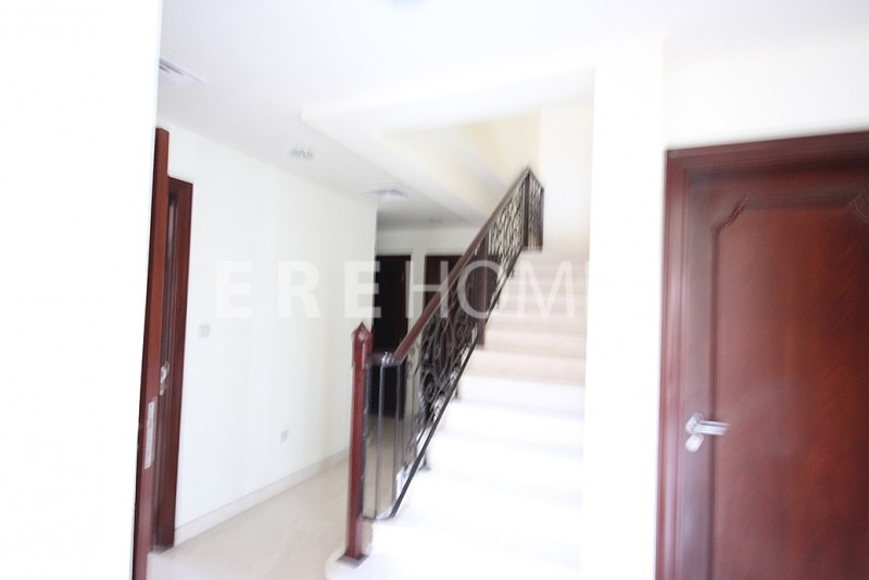 Single Row Backing On To Springs 14 Jumeirah Park Nova Villa Er-S-6226
