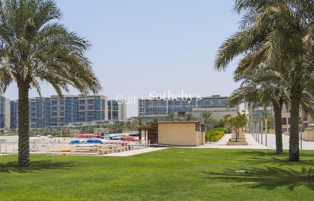 One Bedroom Apartment In Al Zeina Residence, Al Raha Beach