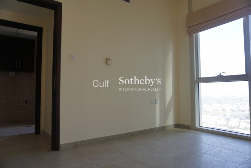 Stunning C1 5 Bed Villa With Golf Course View Er R 15863
