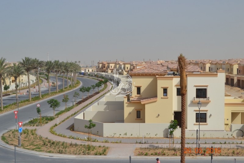 2 Br Apartment Plus Maids Room In Silicon Oasis