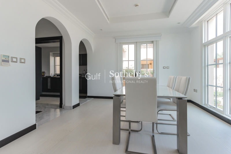 Private Courtyard 2 Bedroom Apartment In The Views Er R 15979