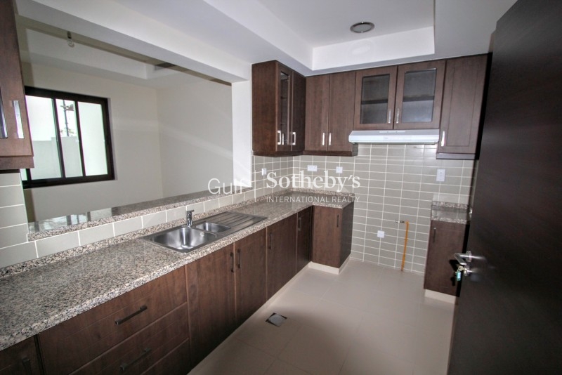 2 Bed In Al Majara 3, Spacious, Full Marina View Er R 15264