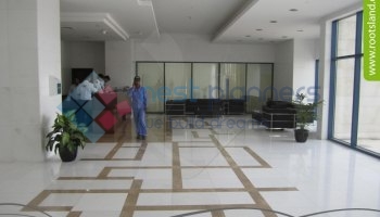Live The Luxury ! Damac Large 1 Bedroom, Closed Kitchen, Lake View !!
