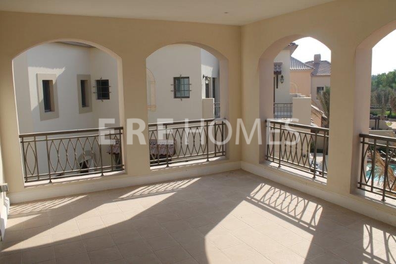 Large Spacious Family Apartment With Plenty Of Outdoor Space! Err 5636