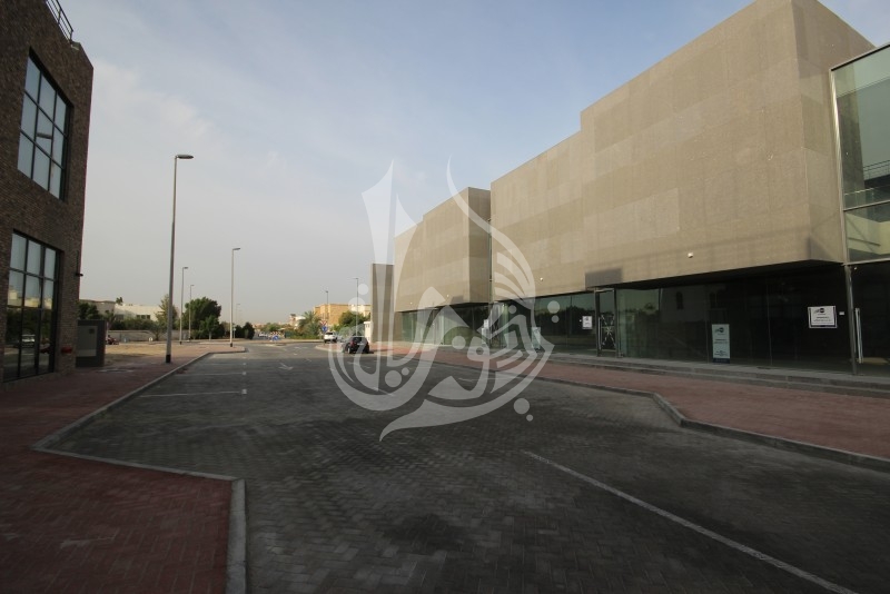 Lake View Fitted Office In Business Bay