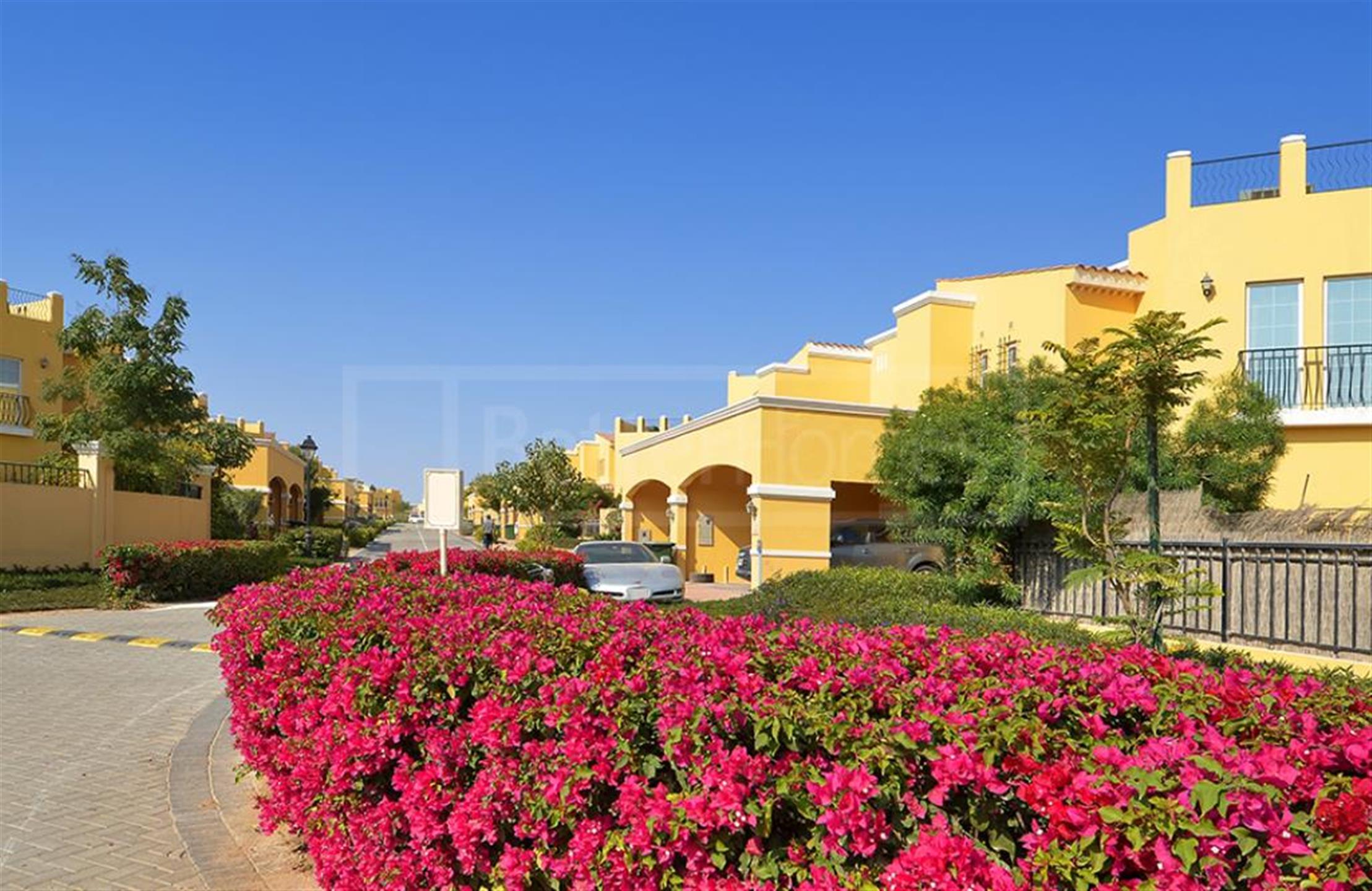 Unfurnished Townhouse Ideal Family Living