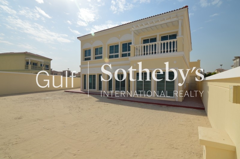 Vacant 5br Villa In An Excellent Location
