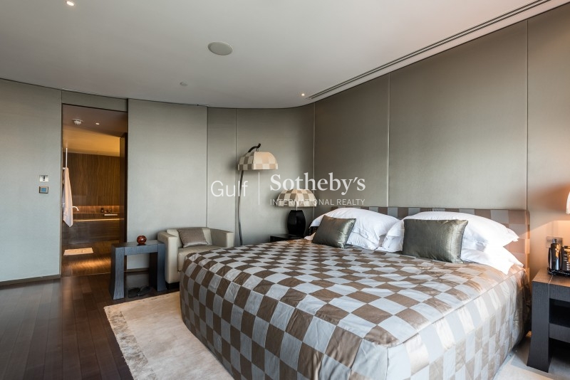 Full Marina View, 2 Bedroom, Delphine Tower, Available 25th January, Viewings Possible Er R 11281