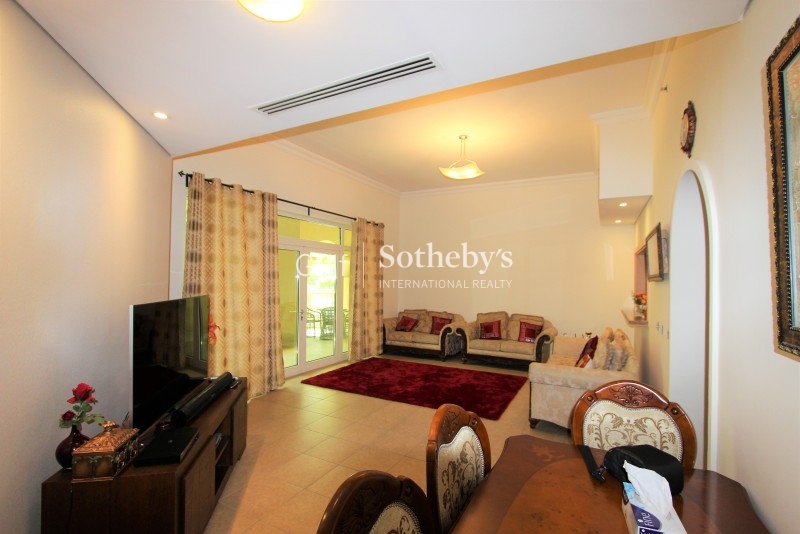 Fully Furnished 2 Bed Shoreline Vacant